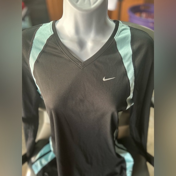 Nike Black and Light Blue Running Top - Picture 1 of 7
